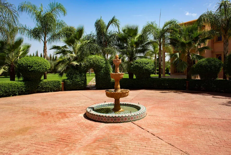 The tiled courtyard fountain at the entrance to the estate